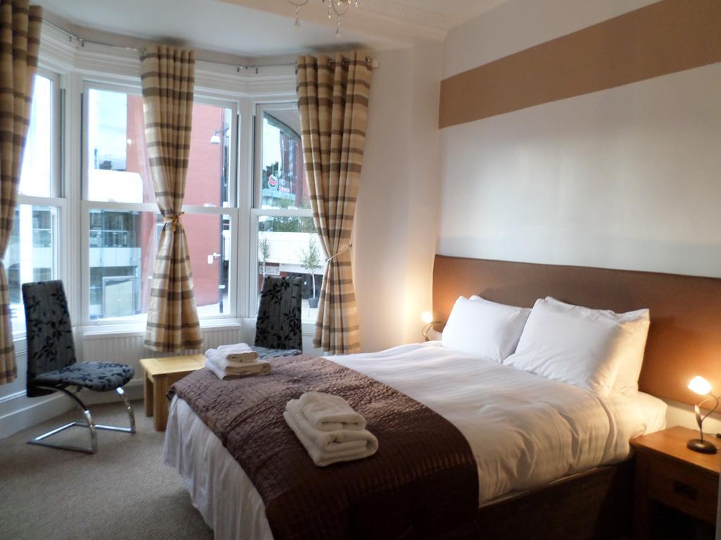 The Camberley Hotel Harrogate Room photo